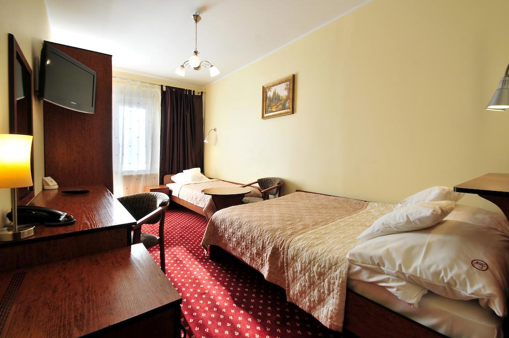 Hotel Continental Krynica Morska Room photo